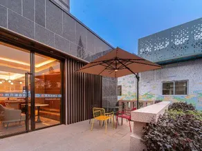 Moonlake Hotel - Image 2