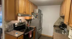 Fully Remodeled Condo Close to Lifts and Bus Stops - Image 5