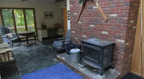 Quaint Stowe Cabin - Image 4