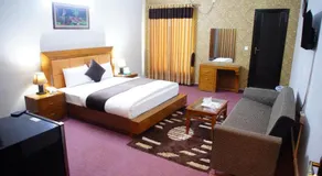 Hotel Red Line - Image 2