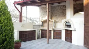 Artemisia Traditional Home - Image 2
