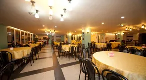 Champagne Hotel - Image 5