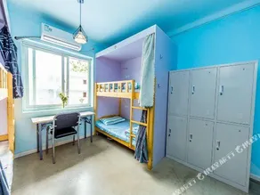 Chengdu Walking Season Hostel - Image 2