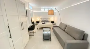 Villa with private swimming pool in Sevilla - Image 3