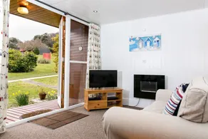 Seaside Chalet - Sleeps 6 - Image 2