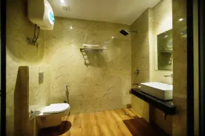 Room With Sofa and Smart TV Near Aerocity - Image 3