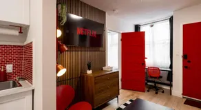 Retro-Chic Hideaway - Walking Distance To Stampede - Image 5