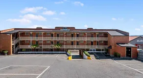 Coach House Launceston - Image 5