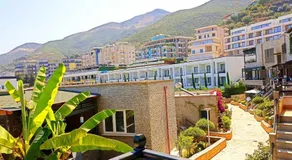Iris Apartments - Image 5