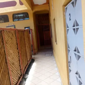 Golden Bay Hotel - Image 5