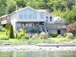 Beach House Bed & Breakfast - Image 1