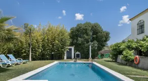 Maison adaptée aux familles avec terrasse, piscine et barbecue | Vue montagne | Avec animaux acceptés - Image 3