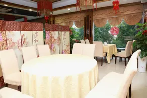 City Comfort Inn Hechi Zhongxin Square - Image 2