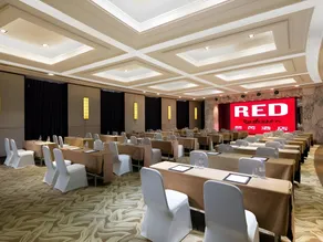 Radisson RED Shanghai Wujiaochang Hotel - Image 5