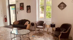 CHEZ FLO - Image 3