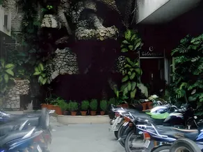 Hotel Charans International - Image 4