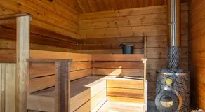 Lakeside holiday home - Image 5