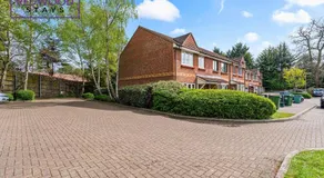 BRAND NEW! Home Near Frimley Hospital, FREE Parking & WiFi By Redwood Stays - Image 3