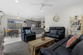 Blissful Ballarat 2BR Holiday Haven - Image 3