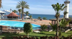 Luxury Beach - Heated pool & Beachfront access - Image 3