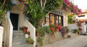 Izabella Studios Apartments - Image 3