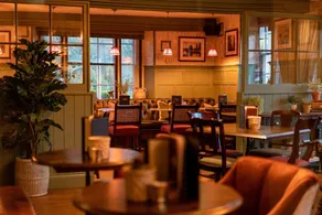 Cotswold Gateway Hotel - Image 3