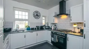 Cosy & Central 2BD Apartment Milngavie, Glasgow - Image 5