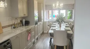 Stay solihull 5 mins to NEC and AIRPORT SLEEPS 5 contractor friendly 3 bathrooms driveway parking 3 - Image 3