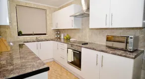 3 Bedroom London Home - Image 3