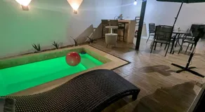 Preciosa Casa en Mérida, 2 Habitaciones, Excelente Ubicación, AC, Alberca, Asador y Estacionamiento - Image 4