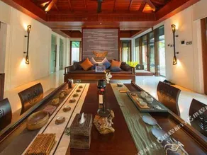 Chinese Countryard on the Sea - Image 4
