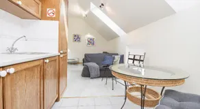 Beachfront Art Gallery Mansard One Bedroom Suite in Historic Bath-House - Image 3