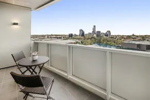 Modern, Executive 1 Bedroom Apartment With Balcony - Image 5