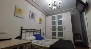 FlipHouse Rooms Pensión⭐ - Image 3
