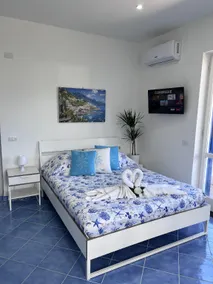 Villa Somma Apartments - Image 2