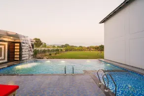 Delight The Lavish Loft Corbett - Image 2