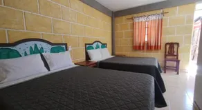 Hotel de la Cruz - Image 2