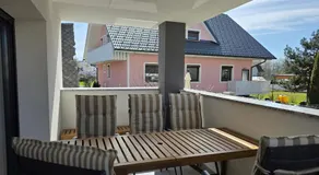 Erika's home - apartment house - Image 2