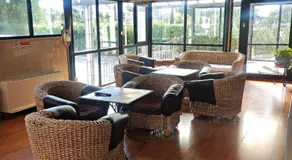 Hotel Holiday - Image 4
