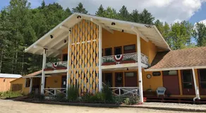 Snowdon Chalet Motel - Image 4