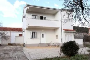 Coastal Charm: Apartmani Pazanin - Image 4
