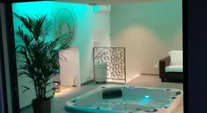 Cocon D'amour En Luberon - Chambre Spa a proximite de l'Isle sur la Sorgue - Image 4
