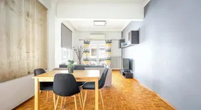 Apartment in the Middle of Everything - Image 2