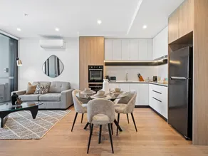 Stunning 1-Bed with City Views and Amenities - Image 5