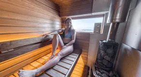 Cozy Floating house with sauna - Image 5