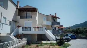 Elegant 3BR Seaside Home with Great View - Image 4