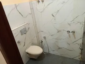 POP Sarthak Hotel - Image 2