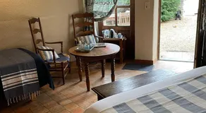 Charmant logement avec piscine et table d'hôtes, proche de Solesmes et de l'abbaye. - FR-1-410-407 - Image 2