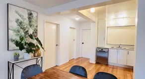 Little Gem apartment in North Melbourne - Image 2