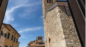 Palazzo Lari Sarzana - Historic Boutique Rooms - Image 5